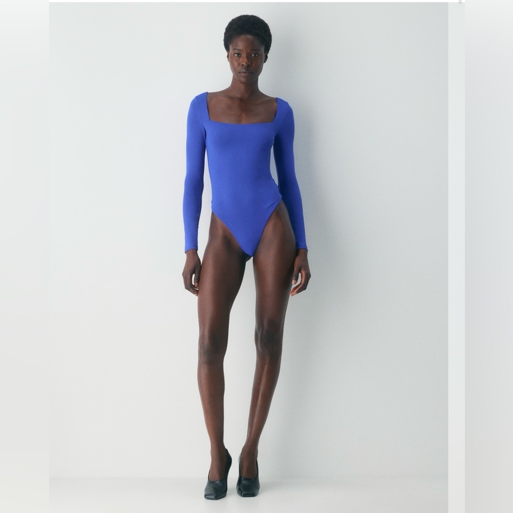Aritzia Original Headway Contour Bodysuit